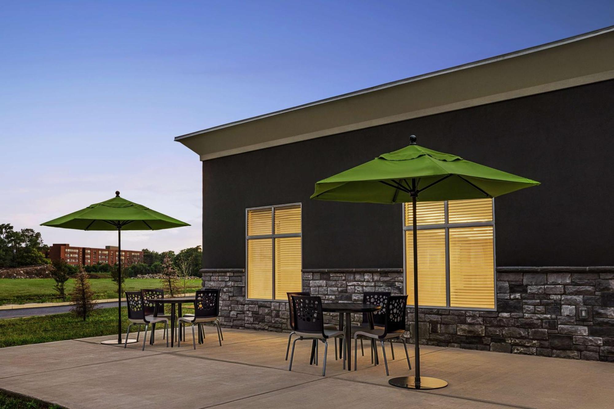 Homewood Suites By Hilton Carlisle Exterior photo